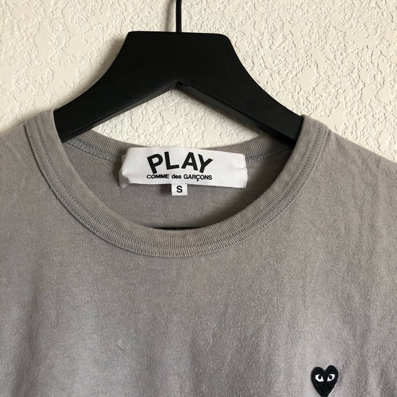 PLAY Comme des Garçons Gray Tee - Picture 4 of 5